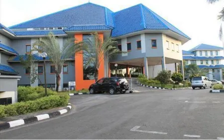 Grand Elty Singgasana Tenggarong Отели в г. Kutai Kartanegara Regency