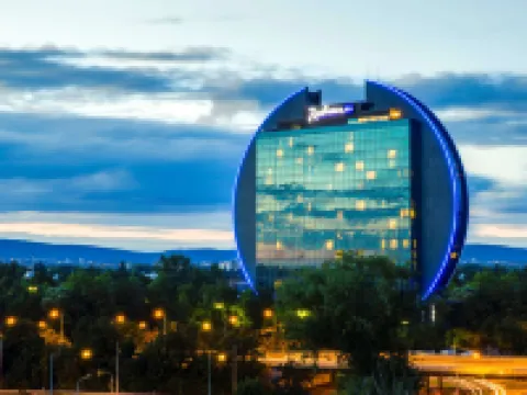 راديسون بلو هوتل ، فرانكفورت Hotels near ريبشتوكباد