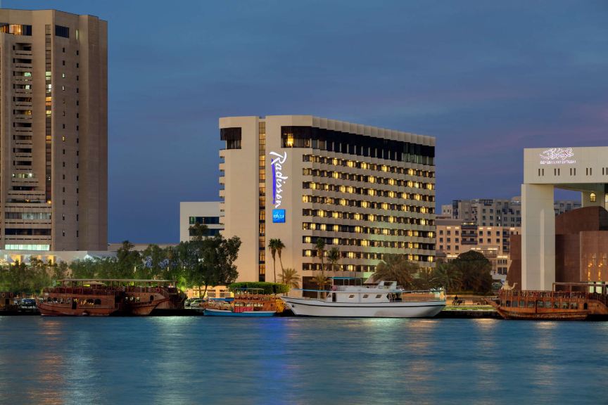 Radisson Blu Hotel, Dubai Deira Creek Hotele w: Dubaj