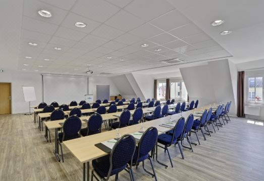 2. 투이 블루 질트..