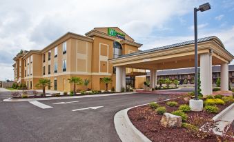 Holiday Inn Express & Suites Cordele North