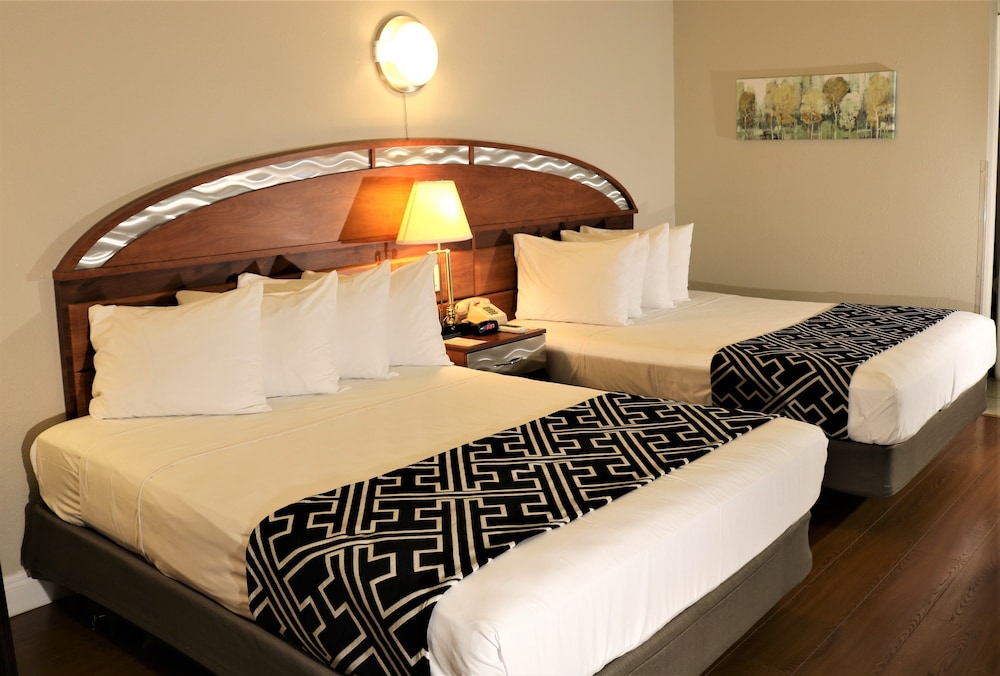 Monte Carlo Inn