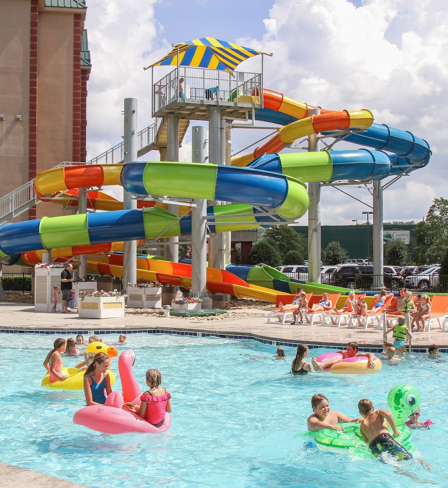 Country Cascades Waterpark Resort