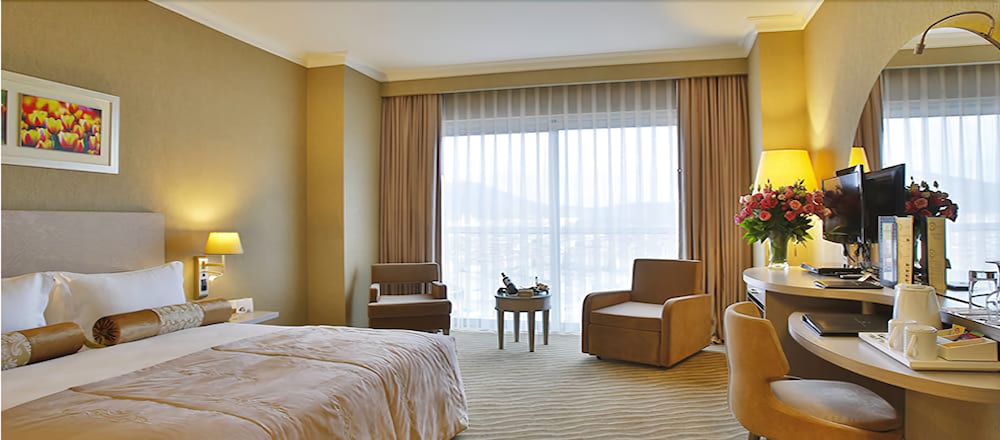 DoubleTree by Hilton Istanbul Atasehir Hotel & Conference Centre