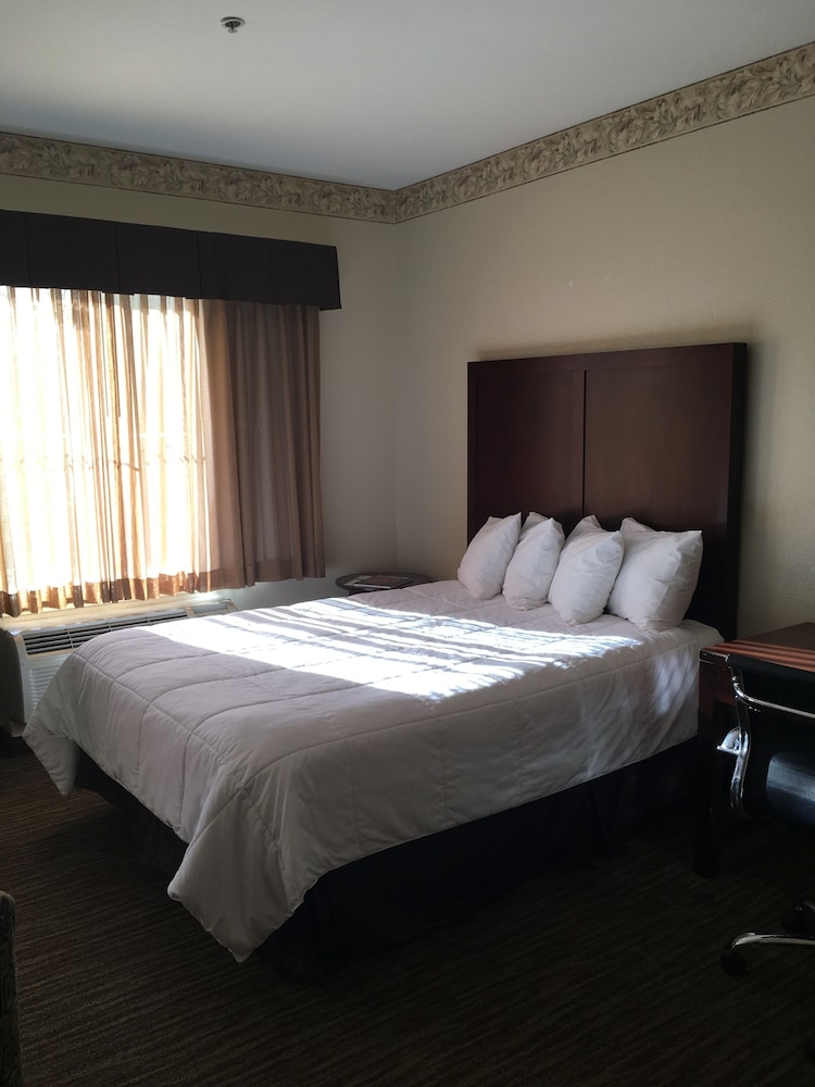 Hawthorn Suites by Wyndham Rancho Cordova/Folsom