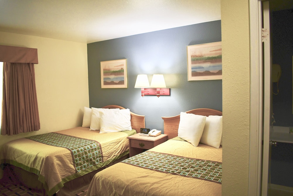 Travelers Inn Medford