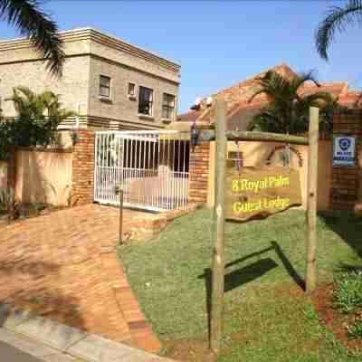 8 Royal Palm B&B Hotel Exterior