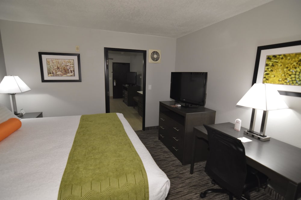 Best Western Plus Liberal Hotel & Suites