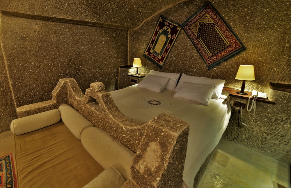 Grand Cave Suites