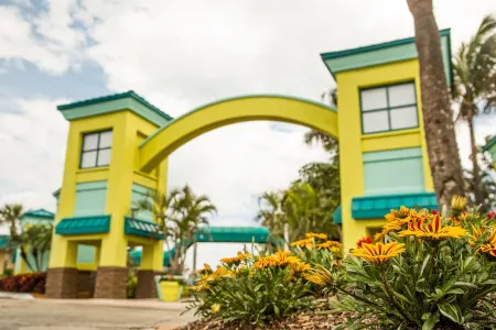 International Palms Oceanfront Cocoa Beach Resort