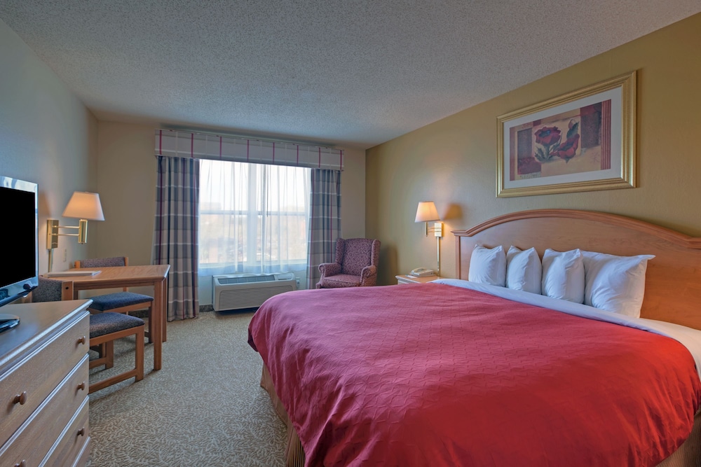 Country Inn & Suites by Radisson, Forest Lake, MN