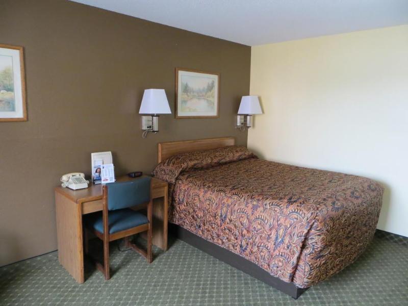 Super 8 by Wyndham Cedar Rapids