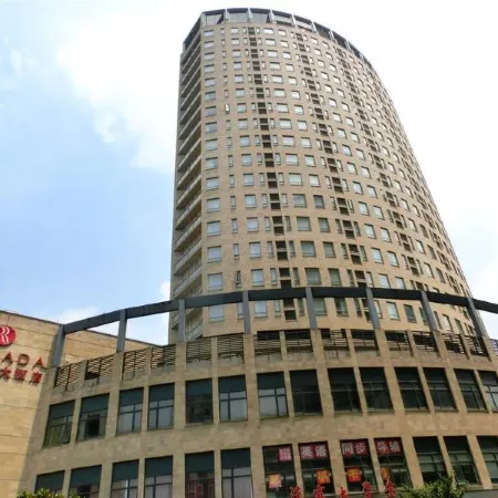 Ramada by Wyndham Hotel Shanghai Wujiaochang Отели рядом с достопримечательностью «Янпу»
