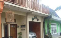 Homestay Cemara Hotel dekat Dieng Plateau