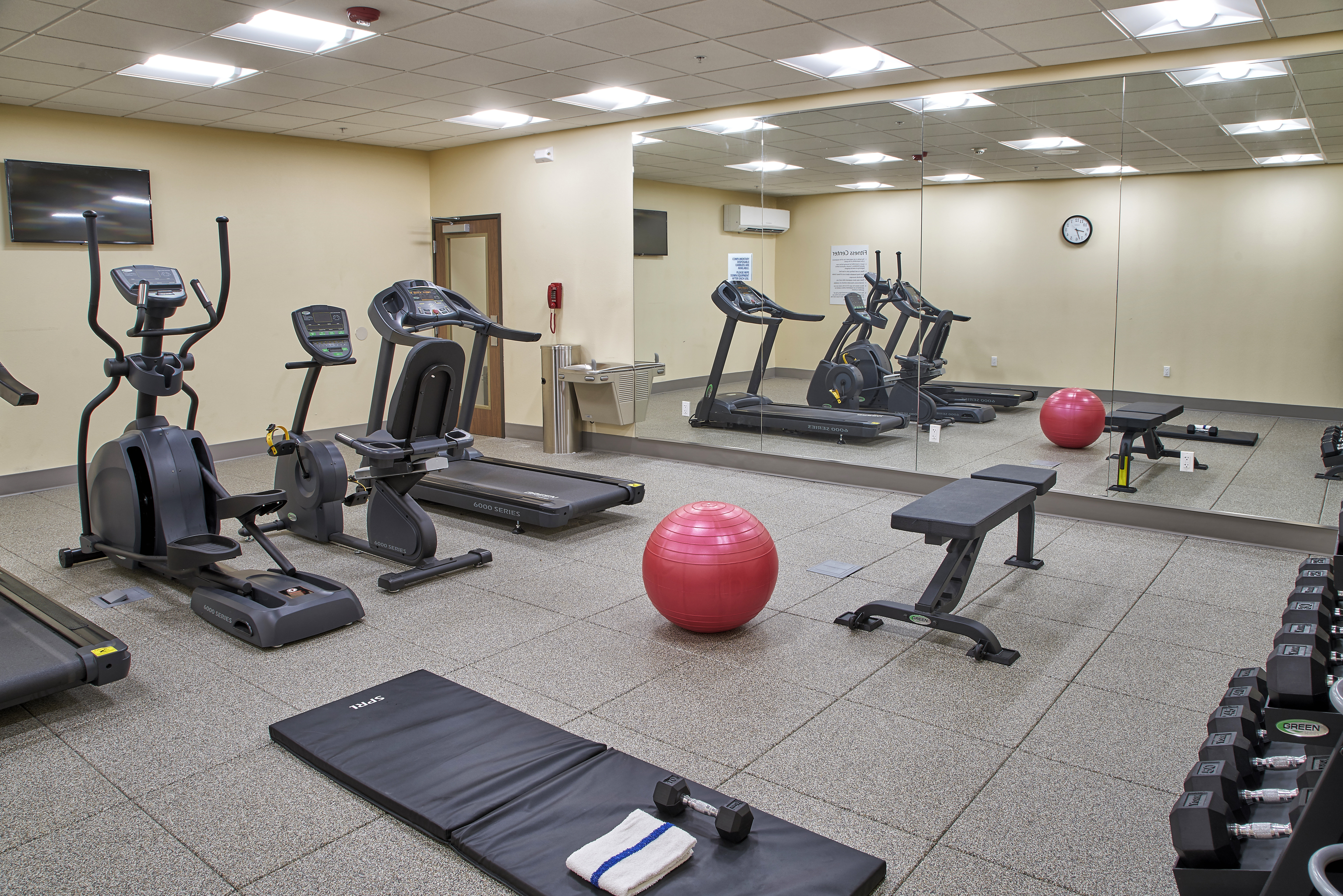 Holiday Inn Express & Suites Tulsa NE - Claremore, an Ihg Hotel