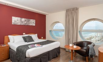 Arena Hotel by the Beach
