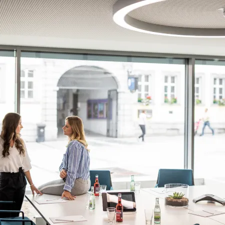 Schwan Und Post Business Quarters