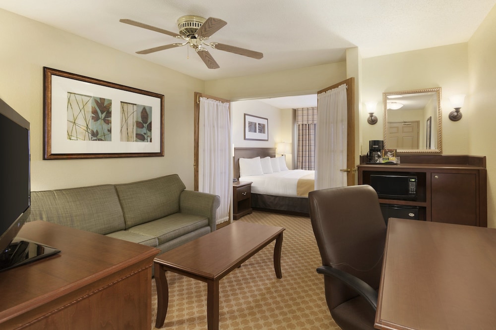 Country Inn & Suites by Radisson, Rochester, MN