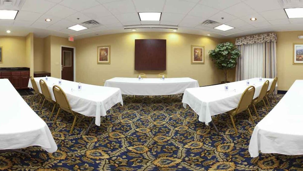 Holiday Inn Express Hotel & Suites Cleveland-Richfield, an Ihg Hotel