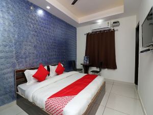 OYO 22605 Hotel Redstone