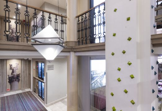 쓰리 코너스 호텔 아트