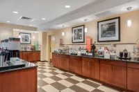 Hampton Inn & Suites Arcata - breakfast