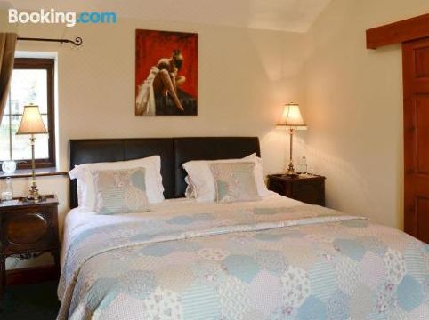 Beckside Hotel Overview