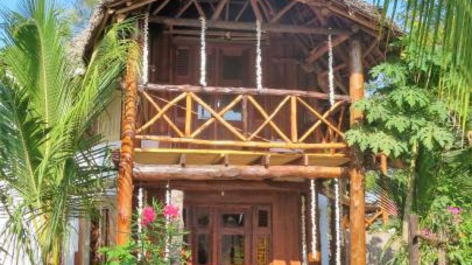 Queen of Sheba Beach Lodge