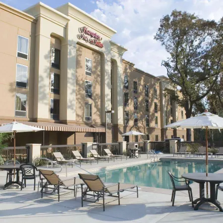 Hampton Inn & Suites by Hilton Mobile Airport University Area