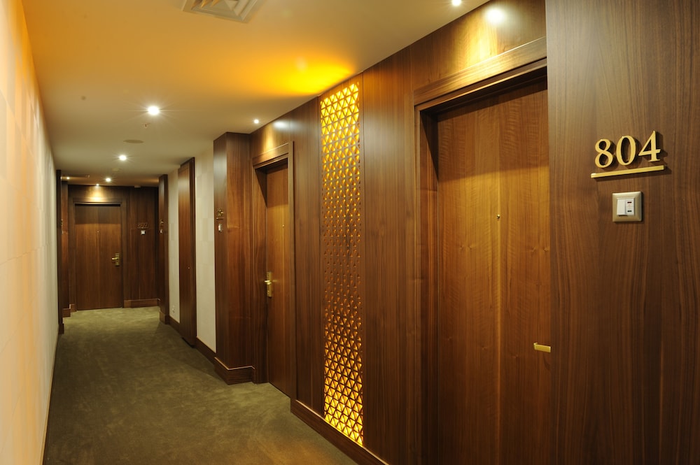 Ramada Hotel & Suites by Wyndham Istanbul Atakoy