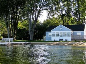 On Pointe Lakefront Resort