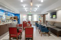 Holiday Inn Express & Suites Lake Forest - Irvine East فنادق في ليك فوريست
