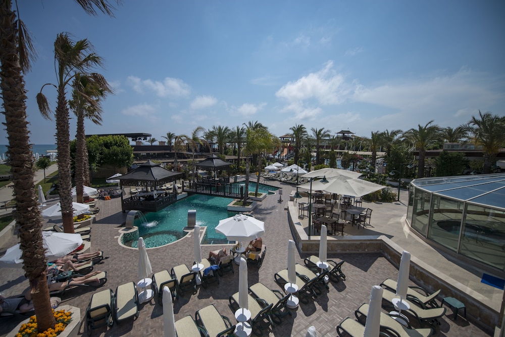 Crystal Family Resort & Spa – All Inclusive