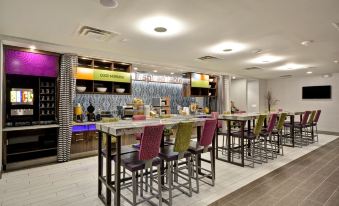 Home2 Suites by Hilton - Kansas City Airport