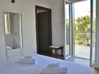 North House with Pool and Lake View - Mountain view