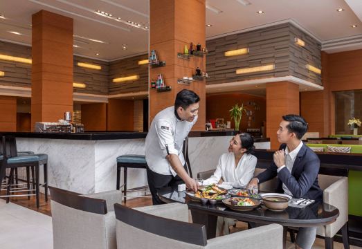 5. 코트야드 바이 ..