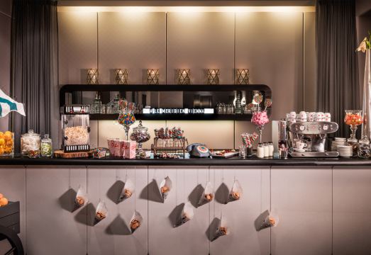 비엔나 호텔 조식뷔페