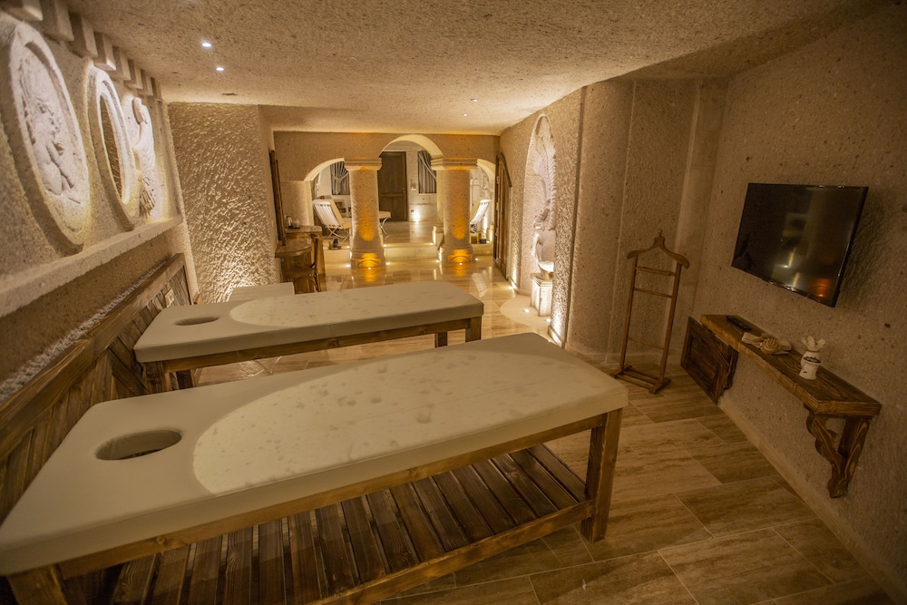 Anka Cave Suites