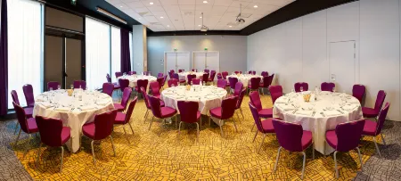 Park Inn by Radisson Lille Grand Stade Отели в г. Норд