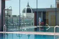 إنالا هوتل جاردن - مسبح
