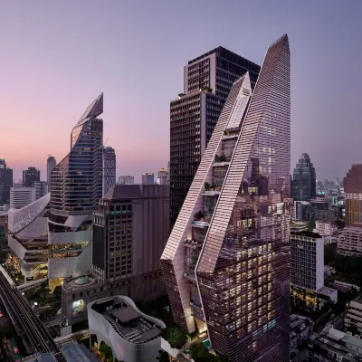 Rosewood Bangkok Hotels near BTS-Rachadamri