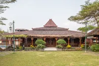 Joglo Garut Cottage Syariah by My Hospitality Hotel dekat Alfamart