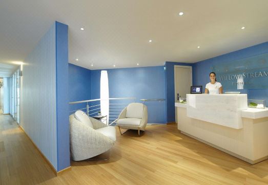 수영장 또는 해변