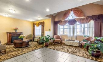 Econo Lodge Inn & Suites Evansville