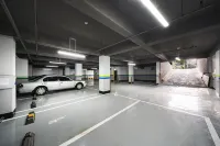 SKY HOTEL - parking