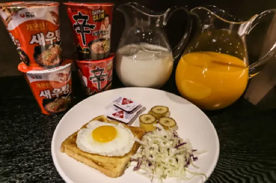 Changwon Jinhae Almond Hotel