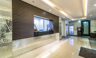 Rampart Hotel - Housity