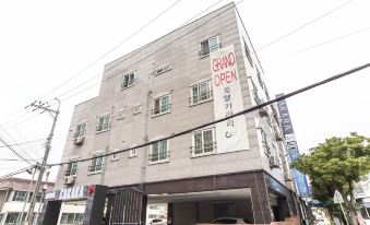 Geojedo Jangseungpo Hotel Carara