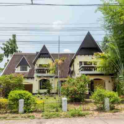 การ์เด้น วิลล่า ใกล้เมญ่า นิมมาน Hotel Exterior