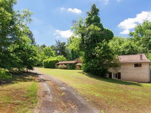 Cosy Holiday Home in Bourgnac With Private Pool